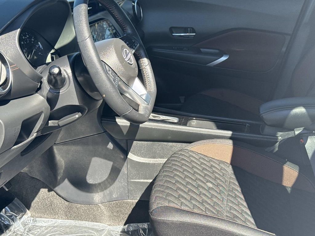 Certified 2023 Nissan Kicks SR w/ Exterior Package image 18