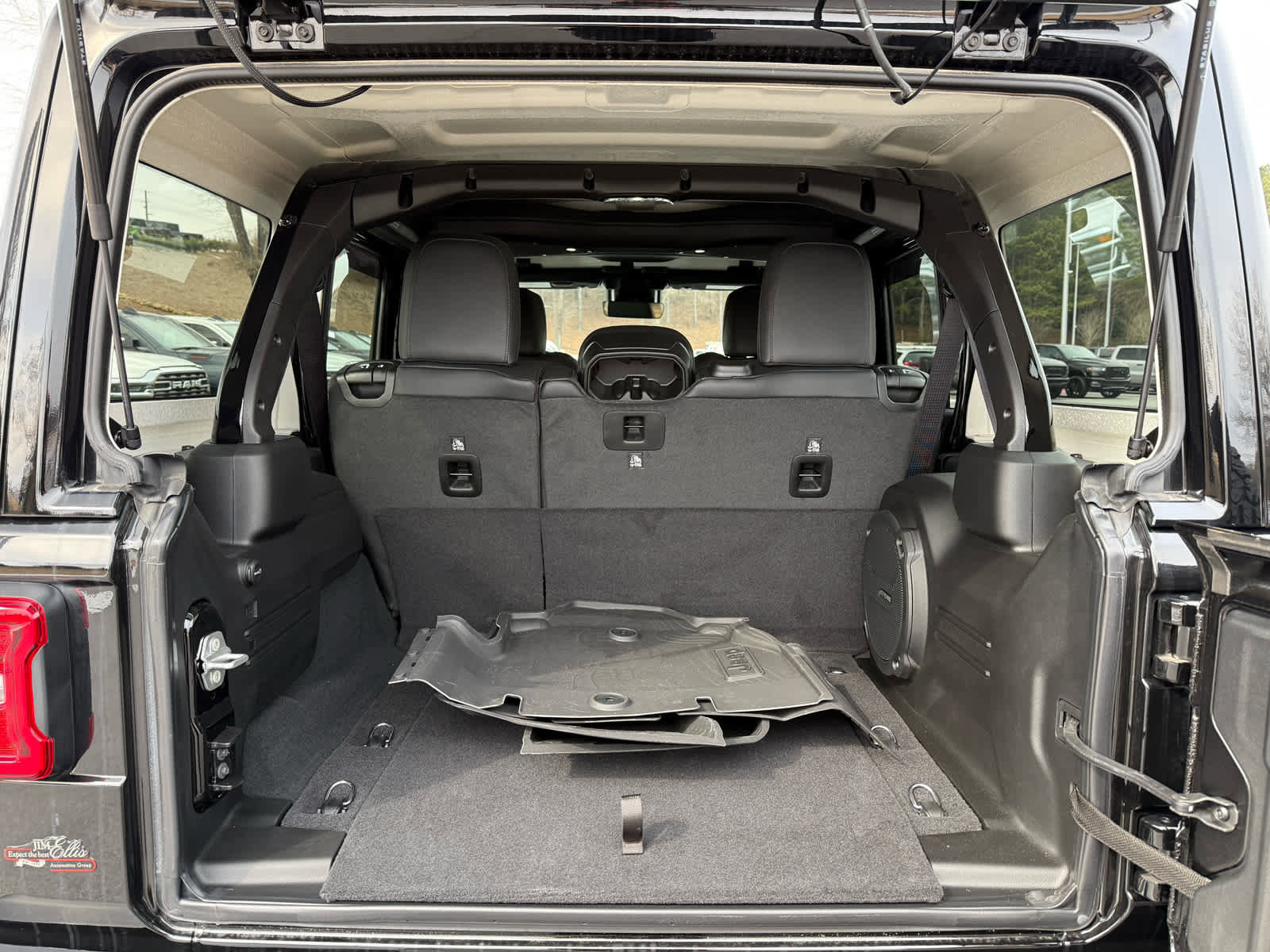 New 2025 Jeep Wrangler Sahara w/ Safety Group image 30