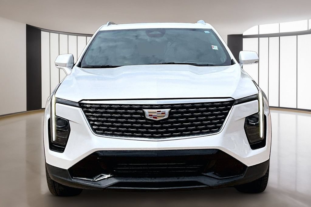 Used 2024 Cadillac XT4 Premium Luxury FWD image 3