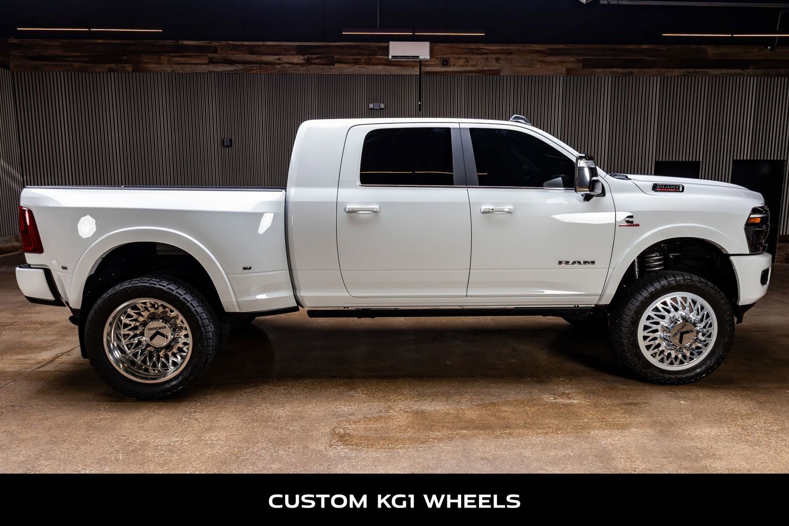 Used 2025 RAM 3500 Longhorn image 10