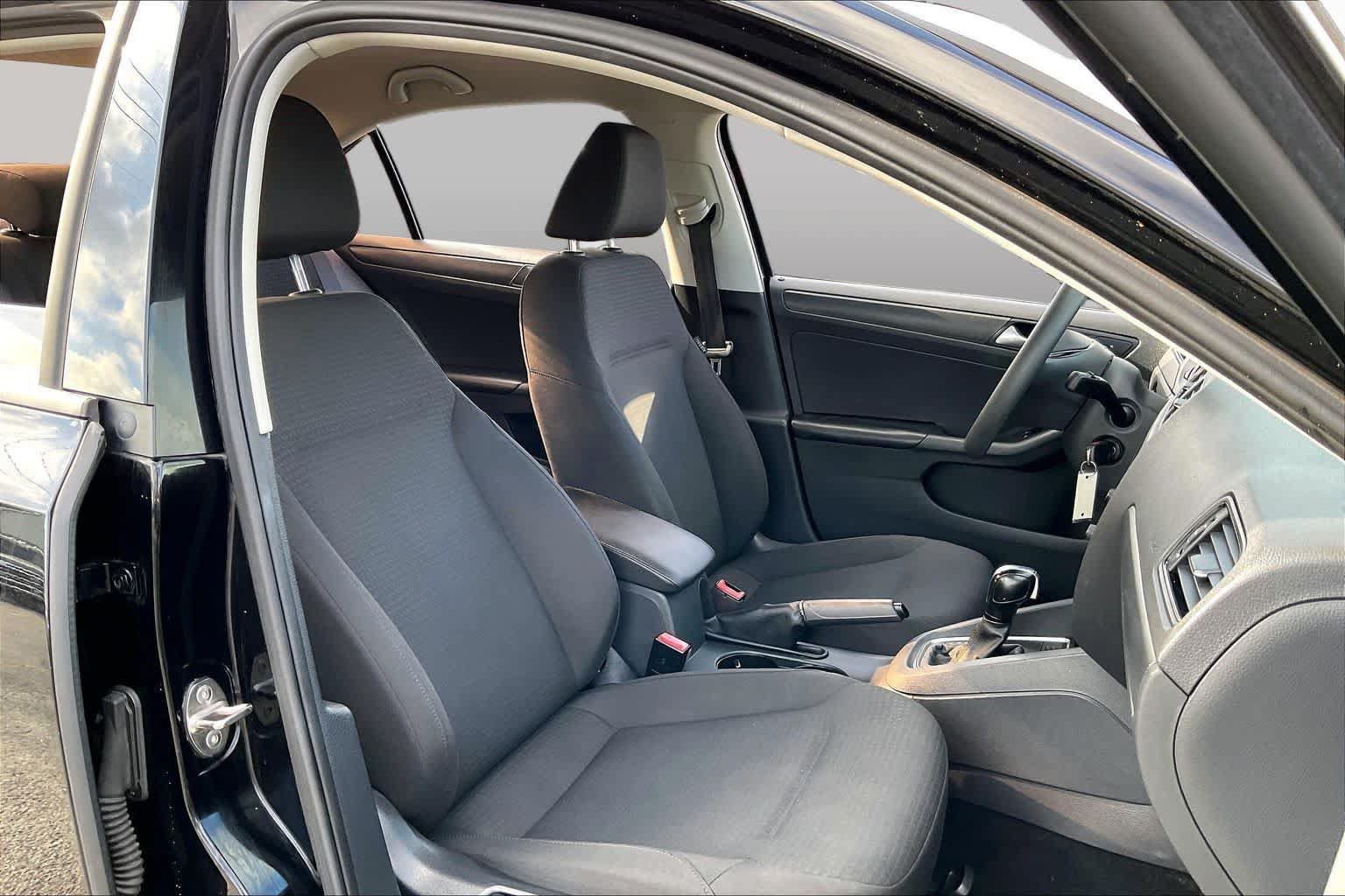 Used 2016 Volkswagen Jetta S FWD image 9