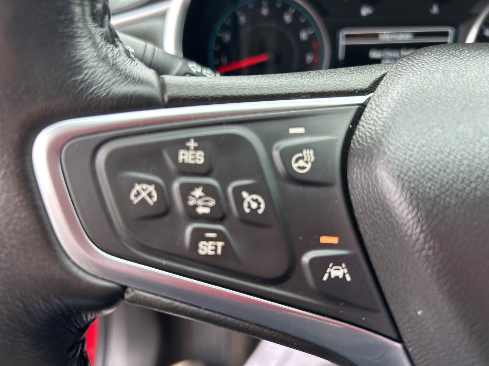 Used 2018 Chevrolet Malibu Premier w/ Premier Sun and Wheel Package image 21