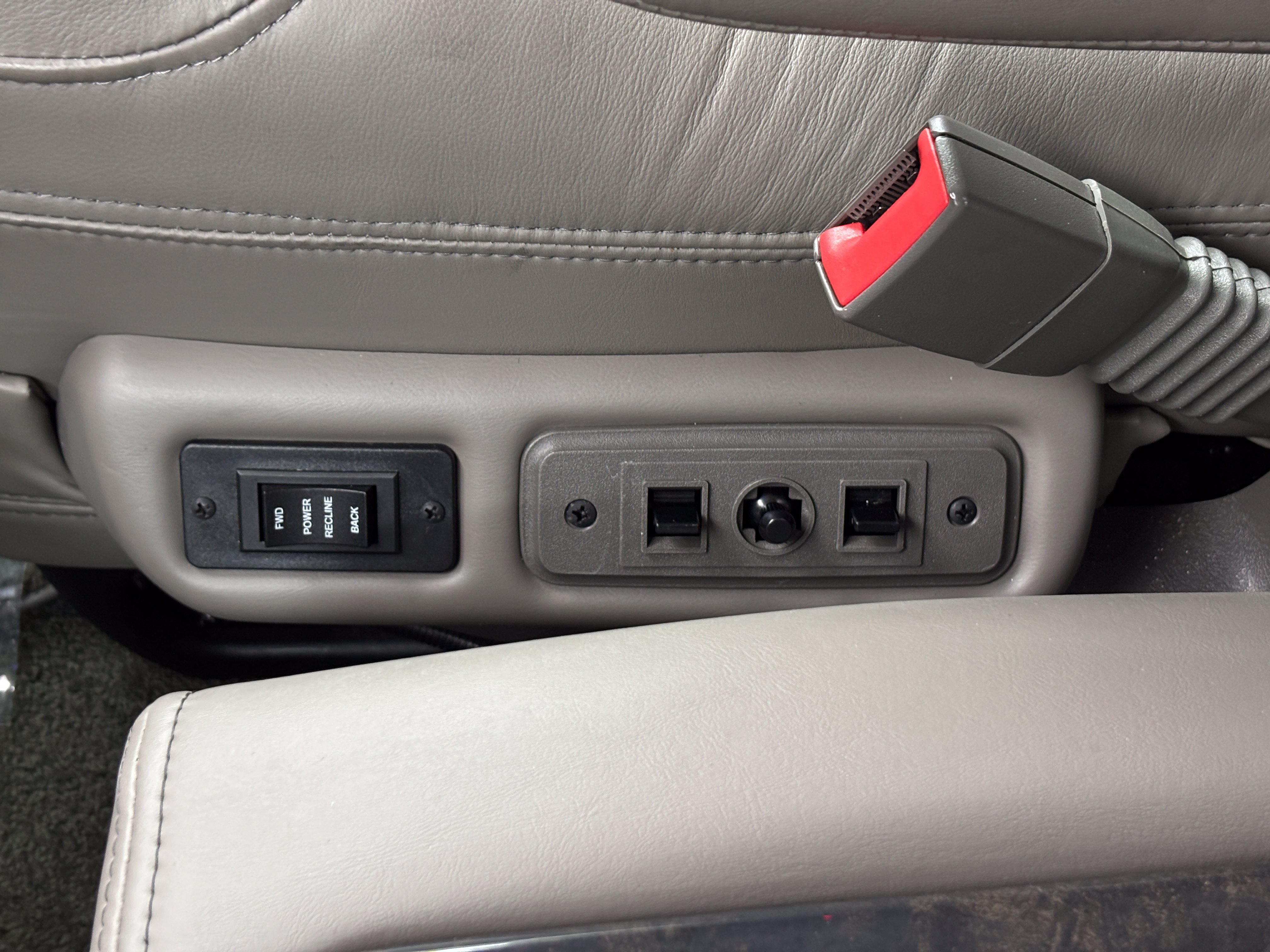Used 2021 GMC Savana 3500 LS w/ Chrome Appearance Package RWD image 42