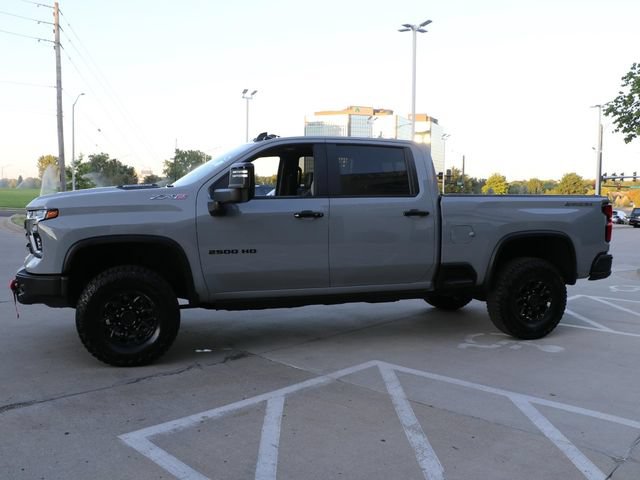 Used 2025 Chevrolet Silverado 2500 ZR2 w/ ZR2 Bison Edition AWD/4WD image 4