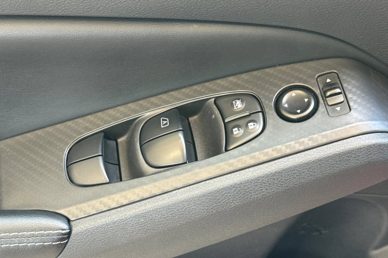 Certified 2025 Nissan Altima 2.5 SV FWD image 12