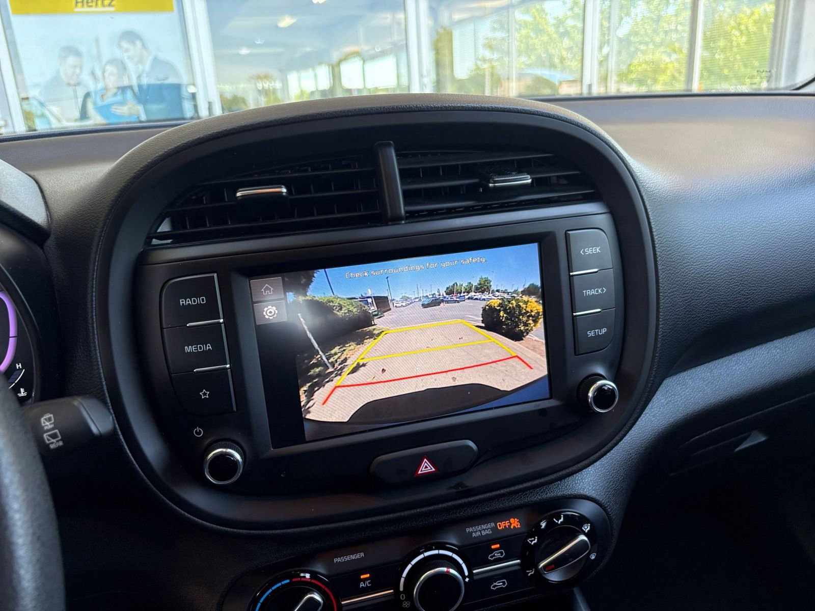 Used 2025 Kia Soul LX w/ LX Technology Package FWD image 22