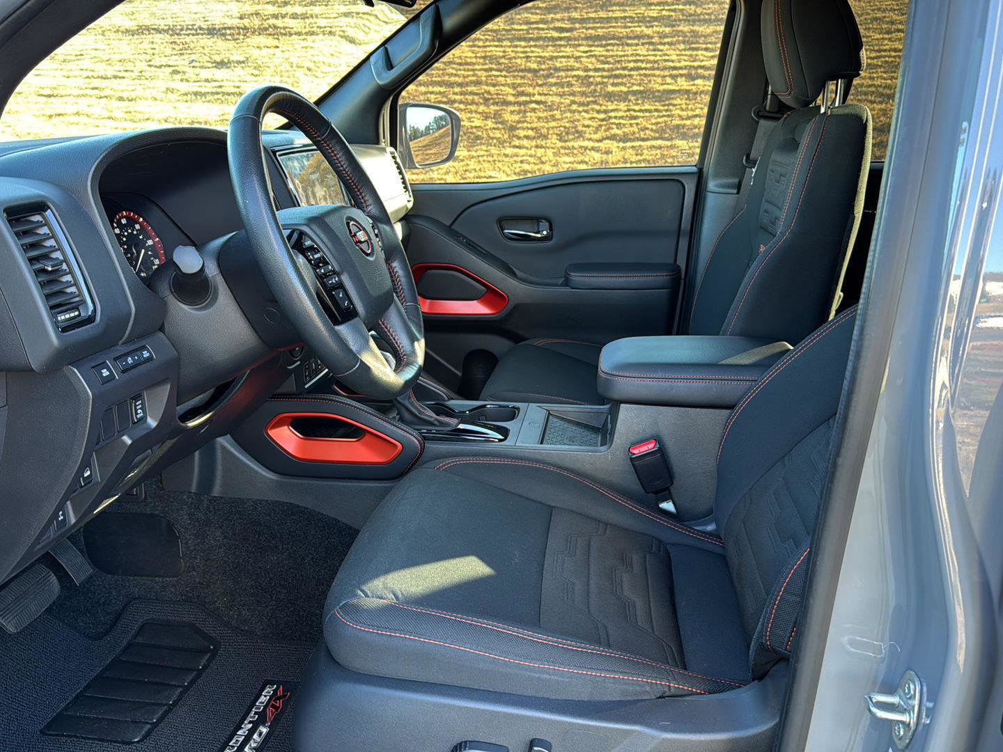 Used 2024 Nissan Frontier PRO-4X w/ Pro Convenience Package image 8