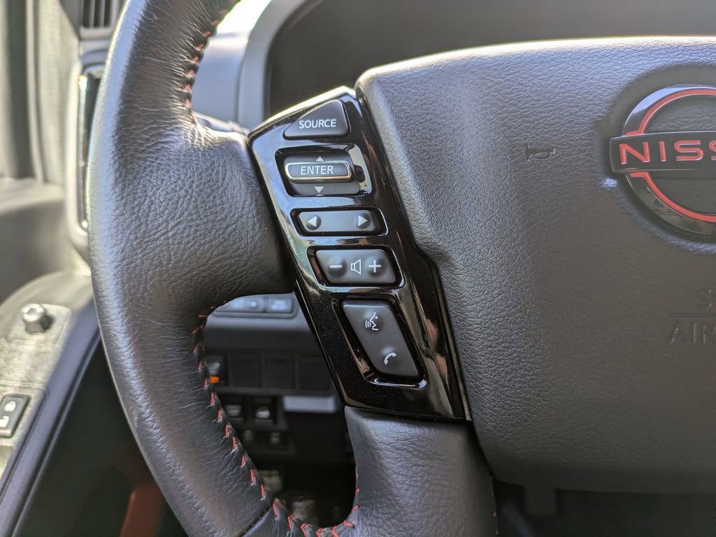 Used 2025 Nissan Frontier PRO-4X AWD/4WD image 26