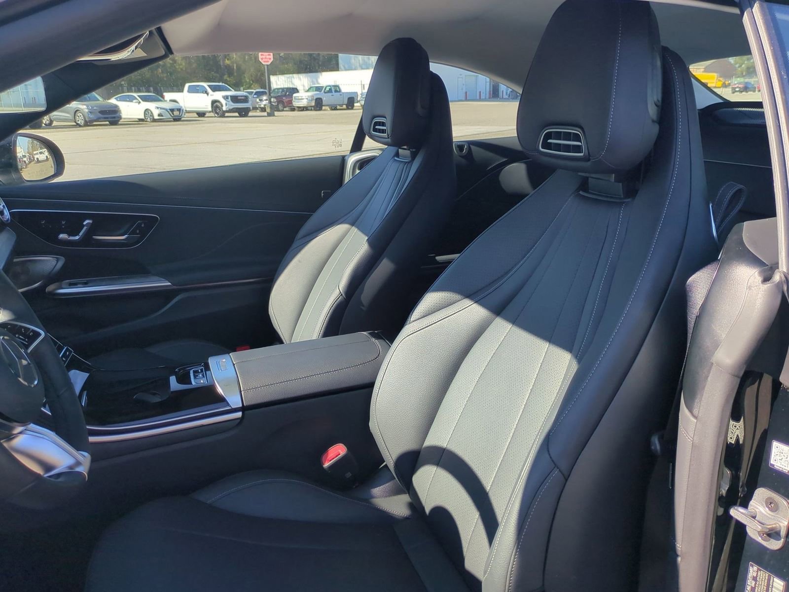 Used 2025 Mercedes-Benz CLE 300 4MATIC Cabriolet image 19