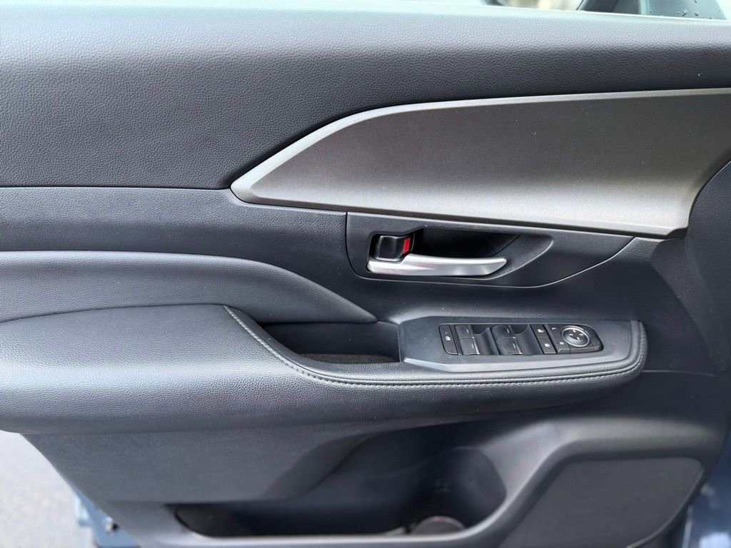 Used 2024 Toyota Grand Highlander XLE image 14