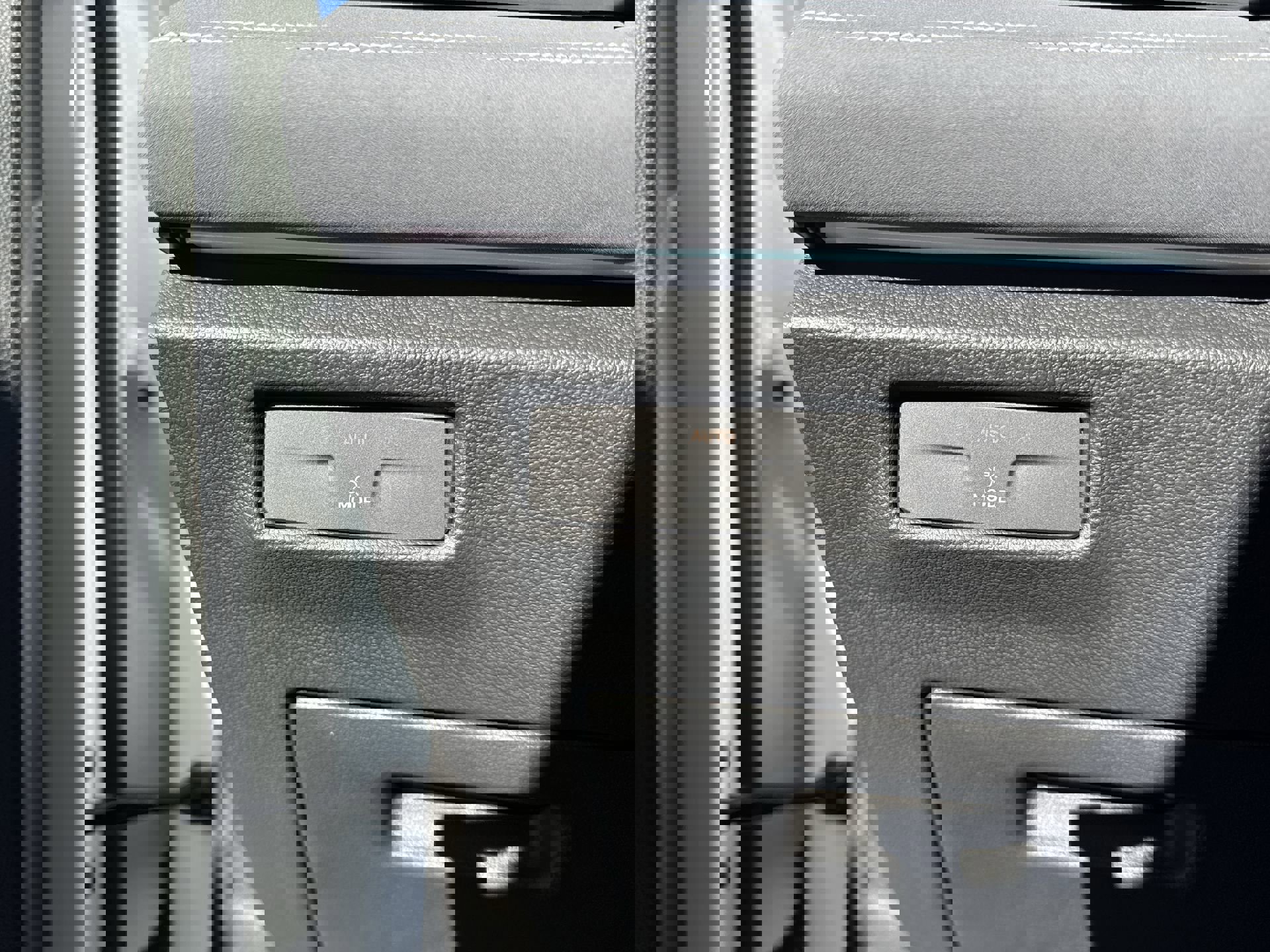 New 2026 Volkswagen Tiguan SE R-Line image 18