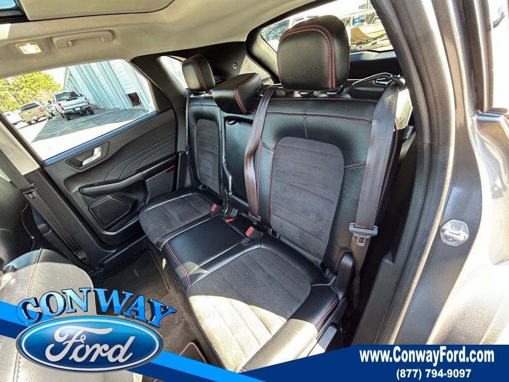 Used 2022 Ford Escape SEL w/ SEL Stealth AWD Package image 18