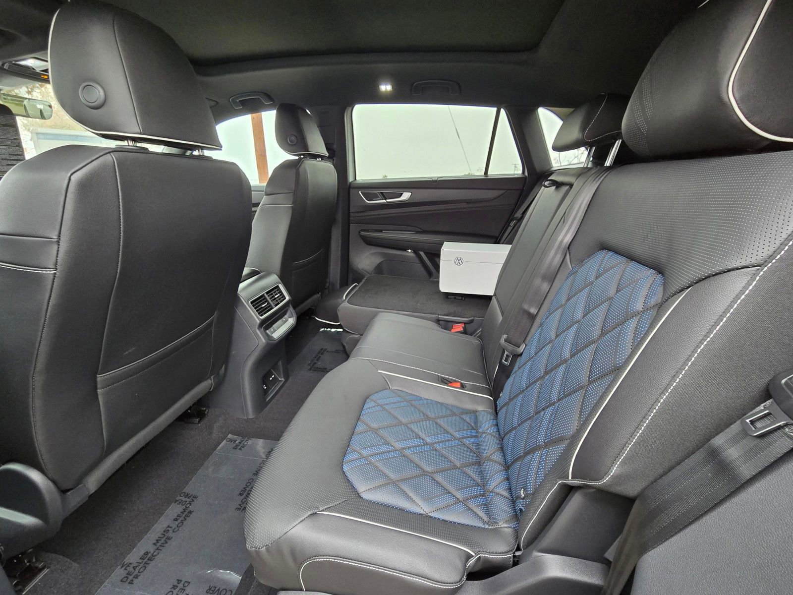 New 2026 Volkswagen Atlas Cross Sport SEL Premium R-Line image 7