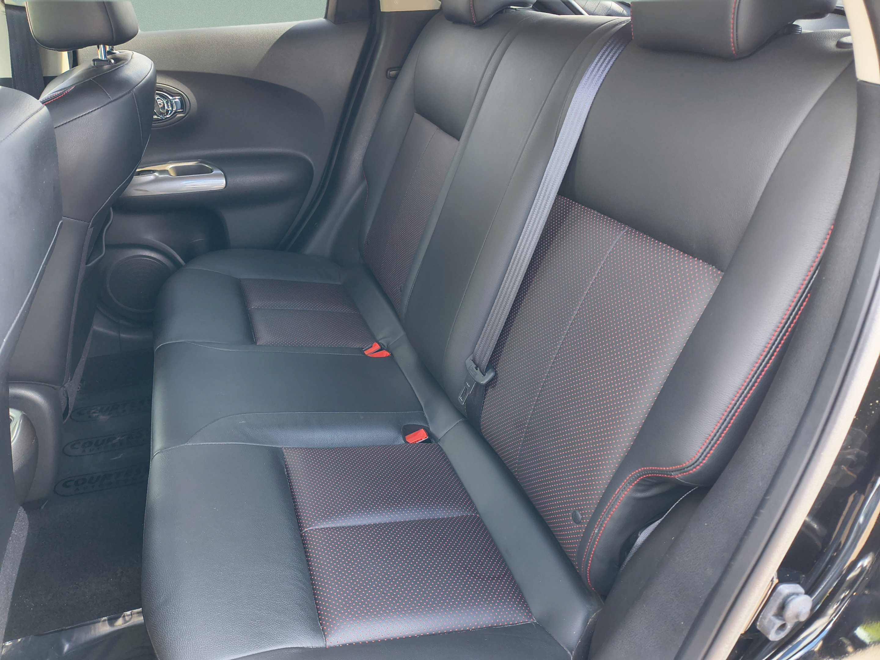 Used 2014 Nissan Juke SL FWD image 14