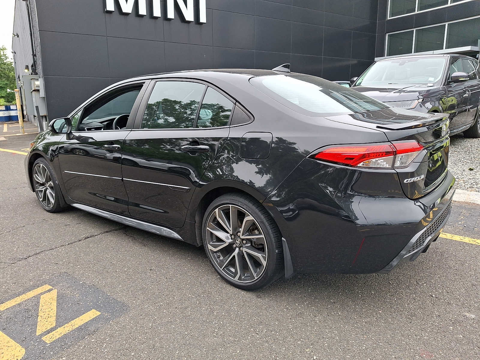 Used 2022 Toyota Corolla SE FWD image 6