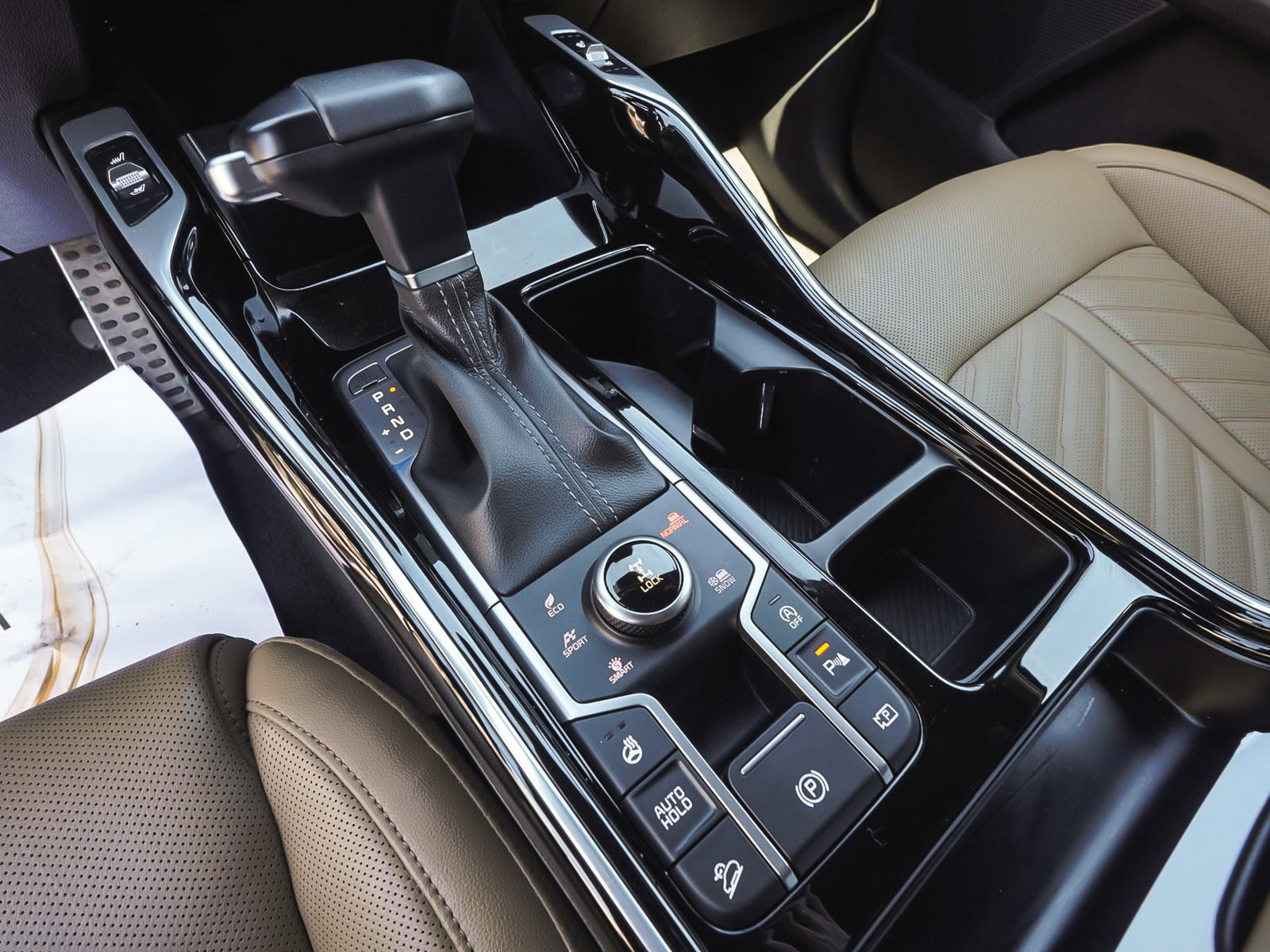 Used 2025 Kia Sorento SX Prestige w/ Olive Brown Leather Package AWD/4WD image 22