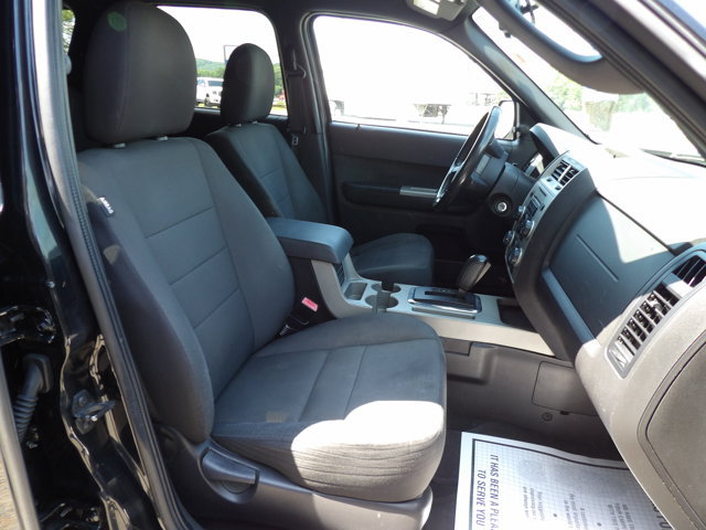 Used 2010 Ford Escape XLT AWD/4WD image 11