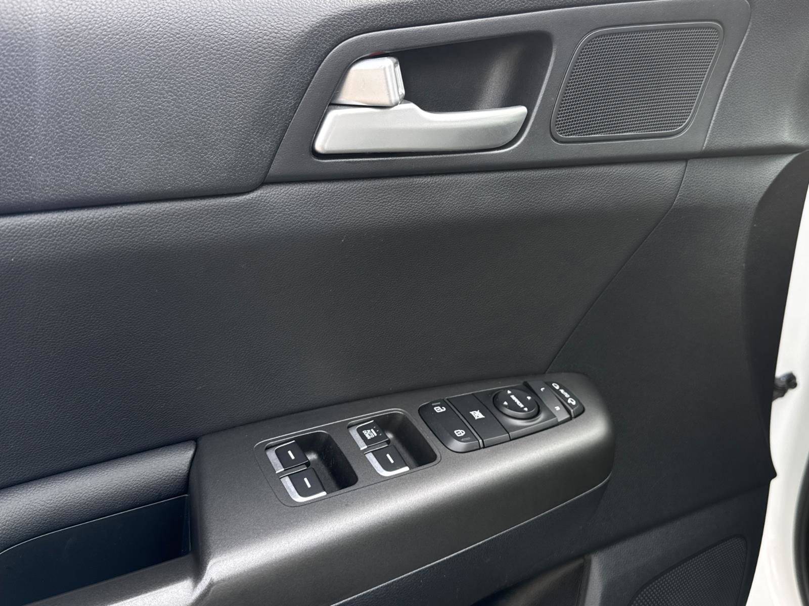 Used 2022 Kia Sportage Nightfall Edition image 15