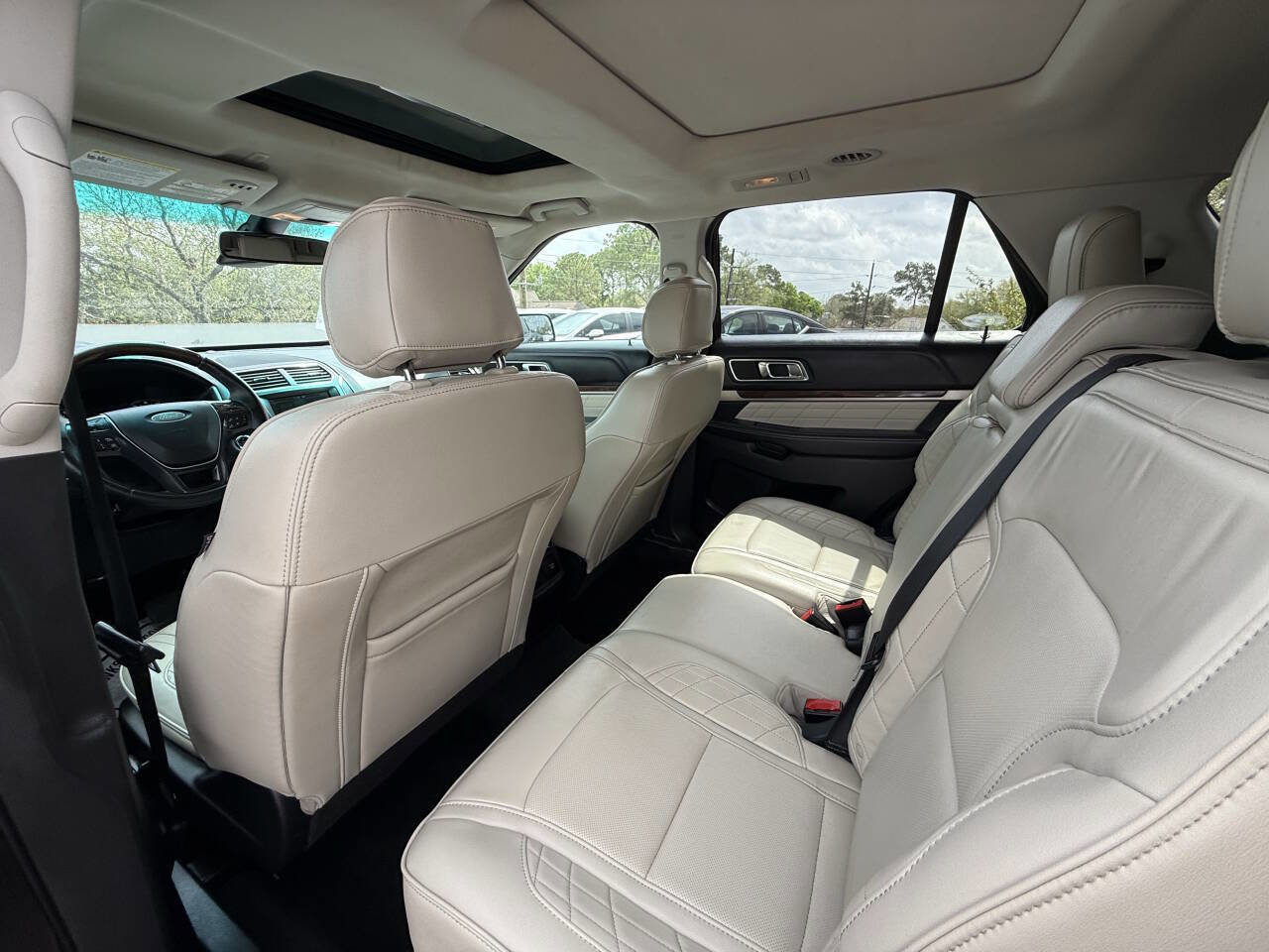 Used 2016 Ford Explorer Platinum AWD/4WD image 31