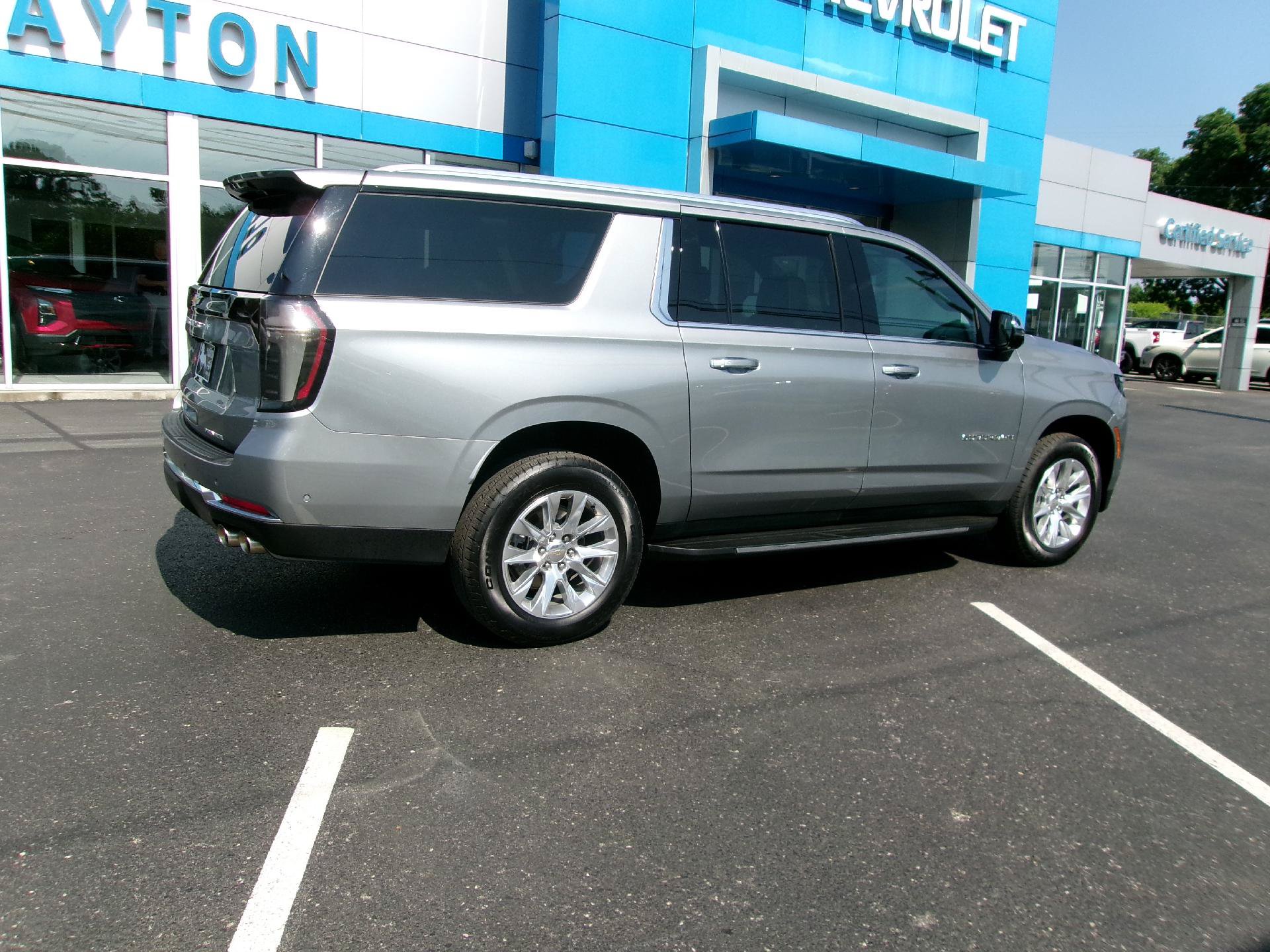 Certified 2025 Chevrolet Suburban Premier AWD/4WD image 23