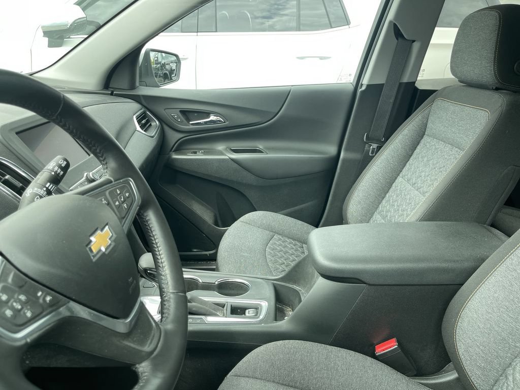 Used 2022 Chevrolet Equinox LT FWD image 3