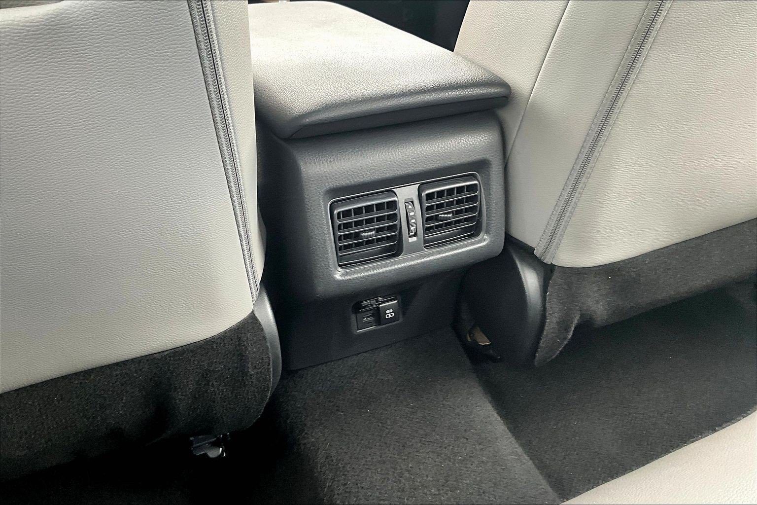 Used 2025 Toyota Camry SE FWD image 23