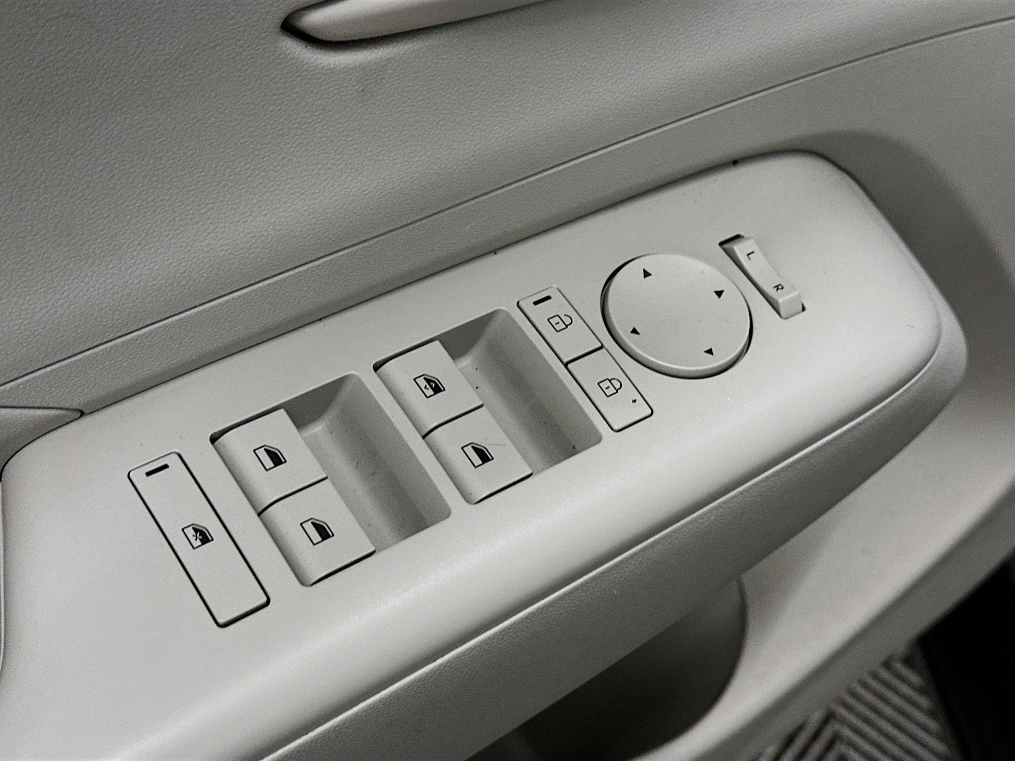 Used 2025 Hyundai Kona SEL image 15