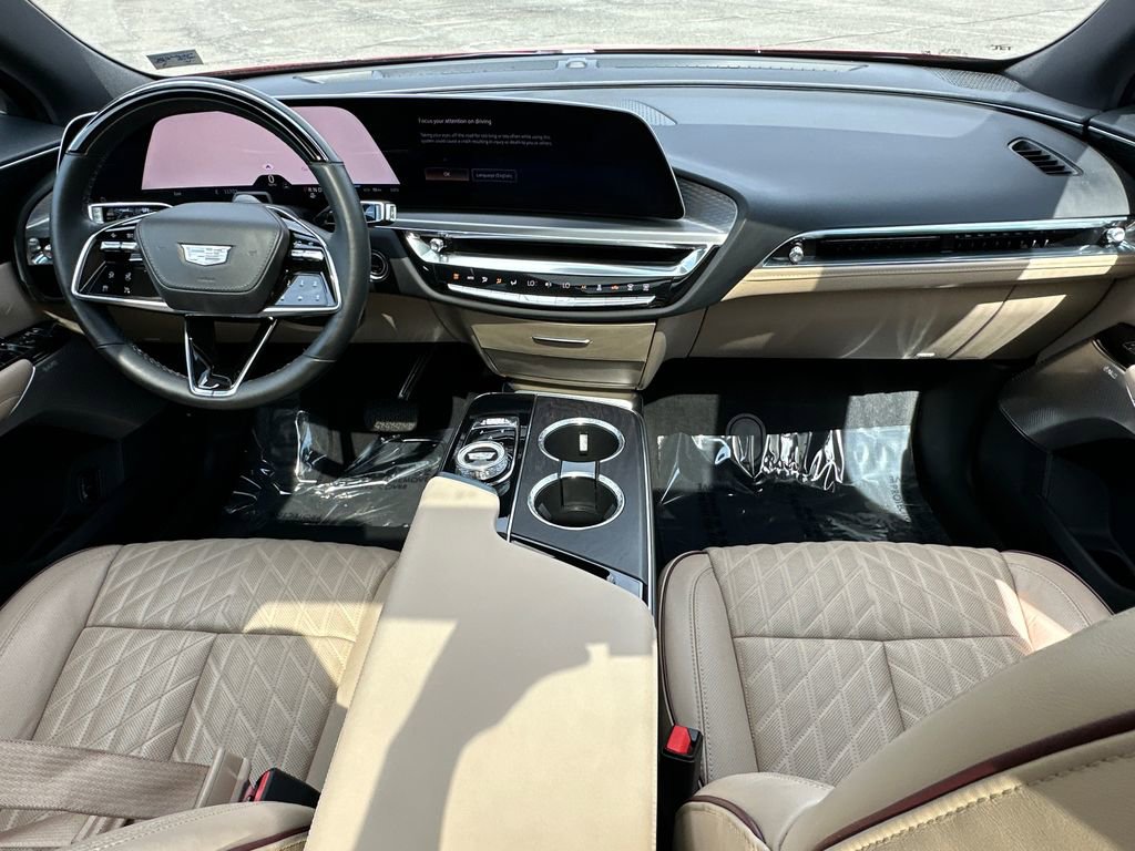 Used 2024 Cadillac Lyriq Luxury w/ Nappa Leather Package AWD/4WD image 15