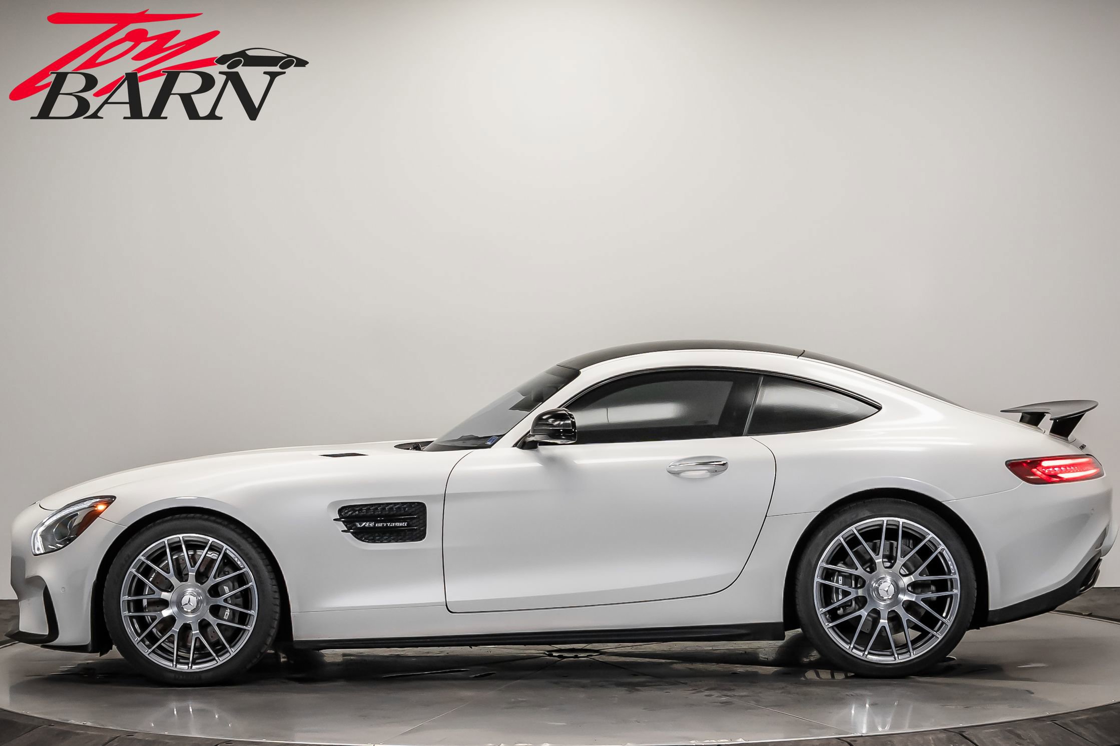 Used 2017 Mercedes-Benz AMG GT Coupe image 2