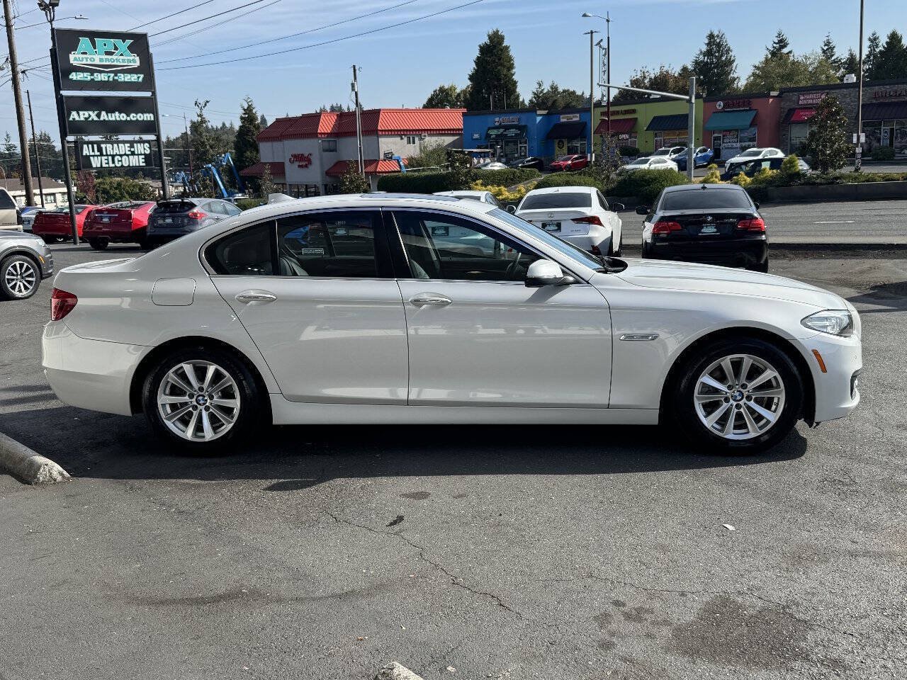 Used 2015 BMW 528i Sedan RWD image 9