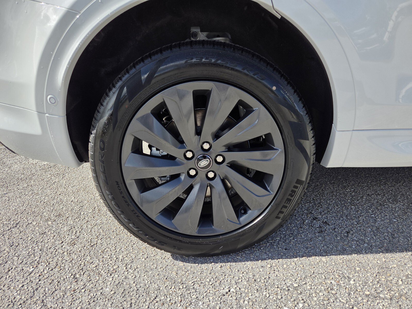 New 2025 Land Rover Discovery Sport S AWD/4WD image 9