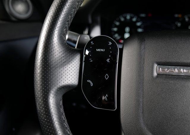 Used 2020 Land Rover Range Rover Evoque R-Dynamic SE image 20