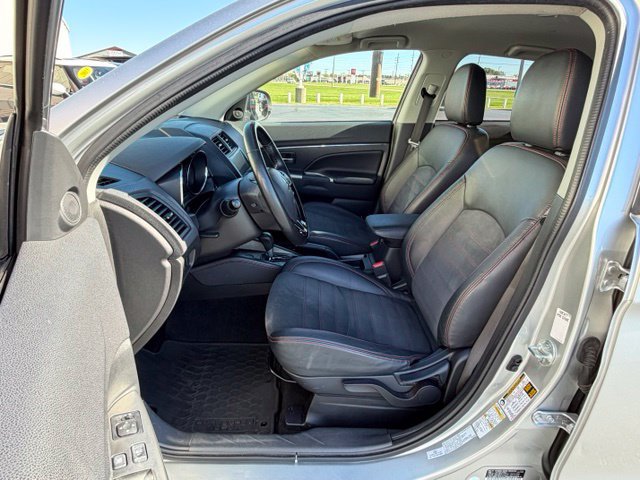 Used 2018 Mitsubishi Outlander Sport SE FWD image 13