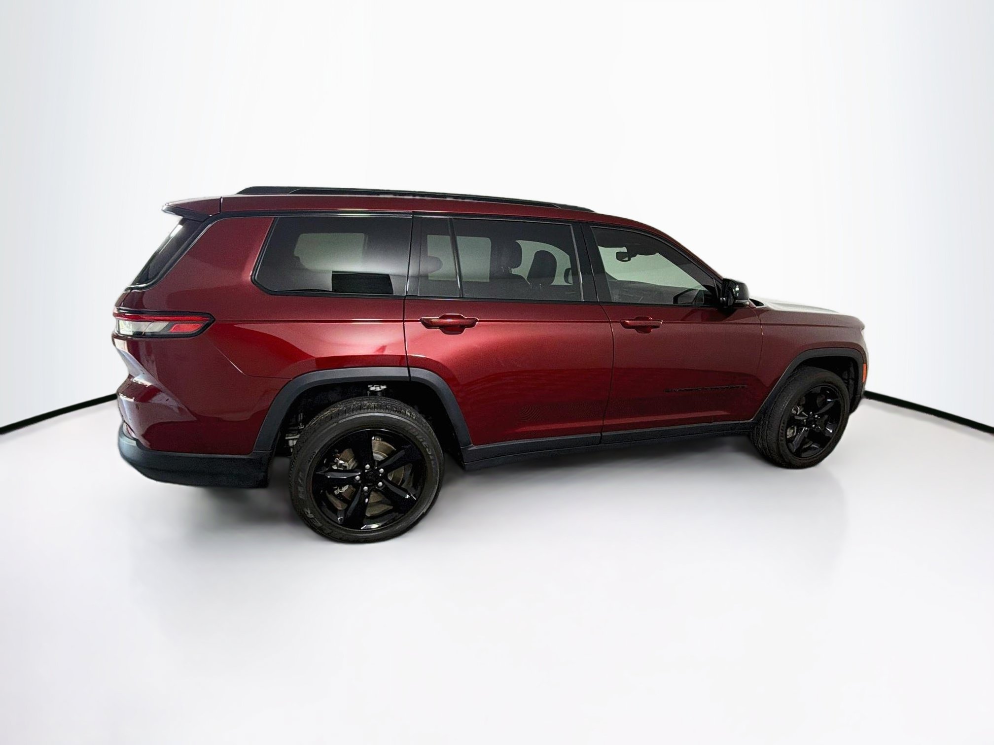Used 2023 Jeep Grand Cherokee L Laredo RWD image 10