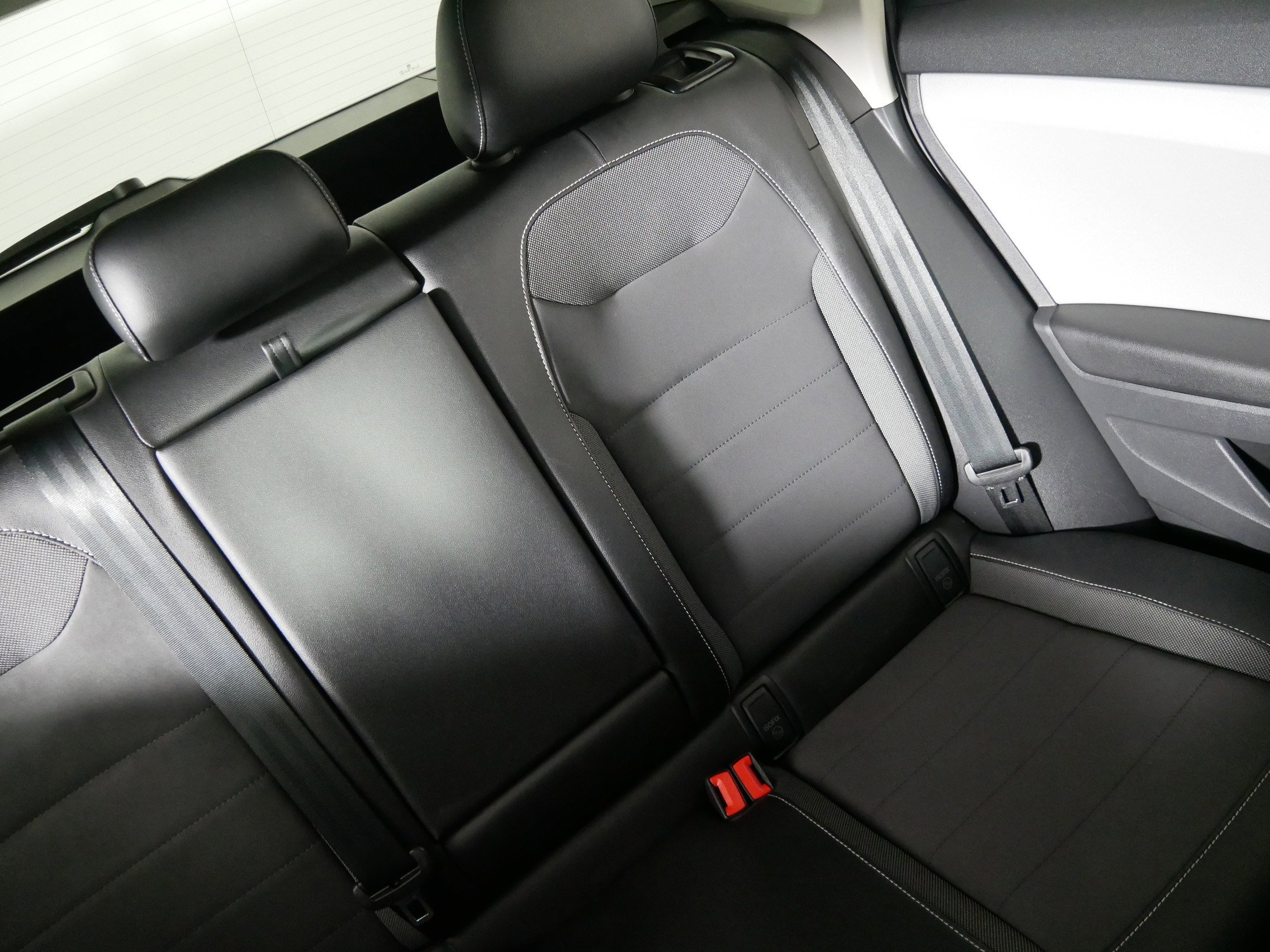 Certified 2022 Volkswagen Taos SE w/ Panoramic Sunroof Package image 14