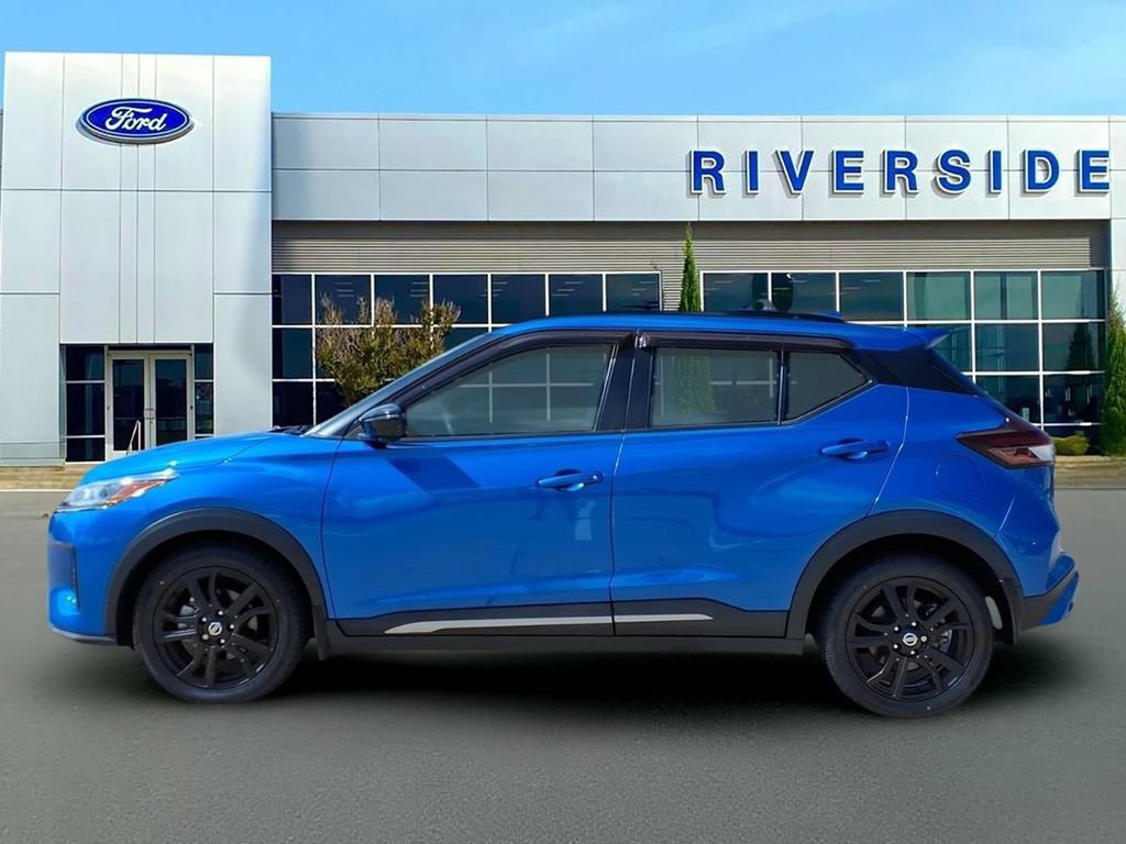 Used 2021 Nissan Kicks SR w/ SR Premium Package FWD image 4