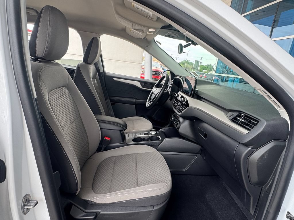 Used 2022 Ford Escape SE w/ Convenience Package FWD image 28