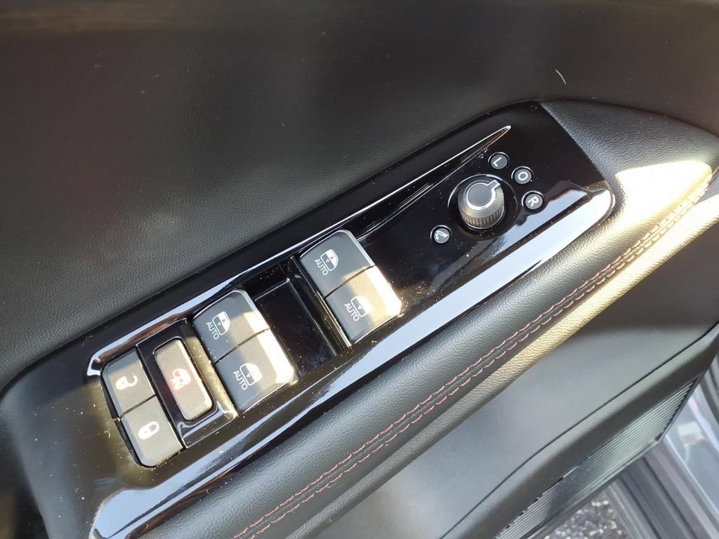 Used 2025 Jeep Wagoneer S Limited AWD/4WD image 8