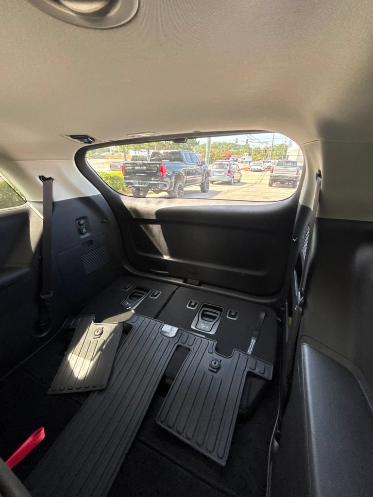 Certified 2026 Kia Carnival SX Prestige FWD image 17