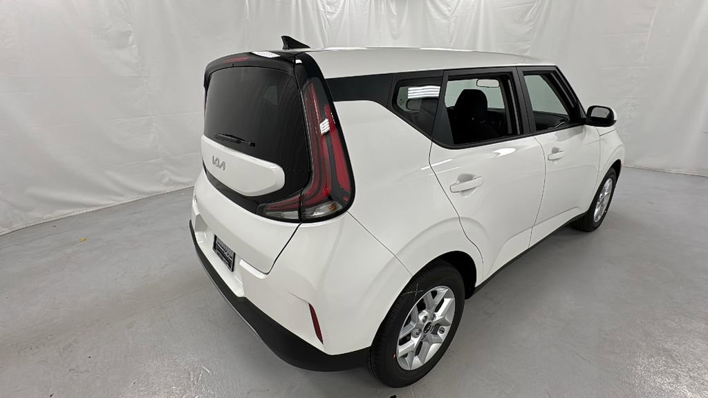 New 2025 Kia Soul LX image 3