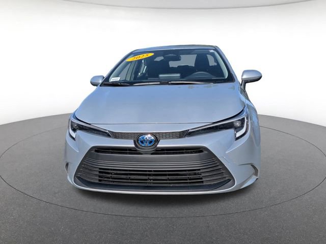 Used 2025 Toyota Corolla LE FWD image 9