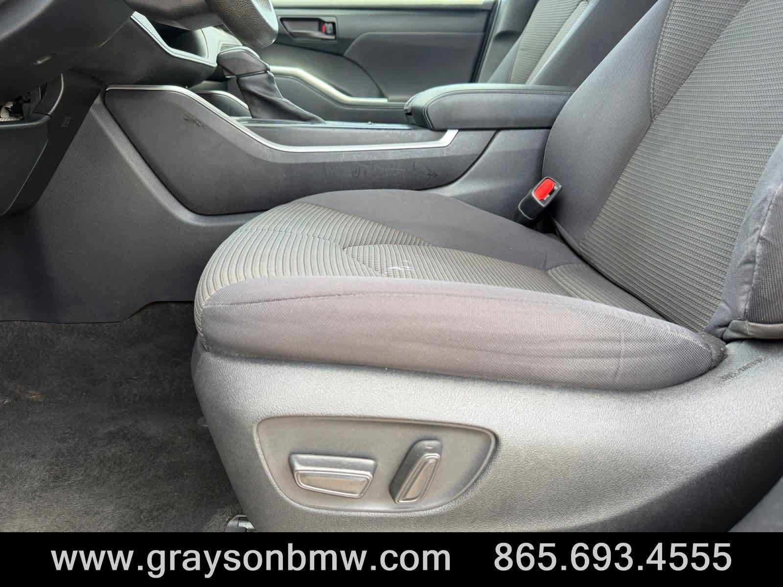 Used 2023 Toyota Highlander L FWD image 12
