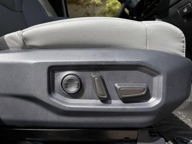 Used 2025 Toyota Tundra Limited AWD/4WD image 30