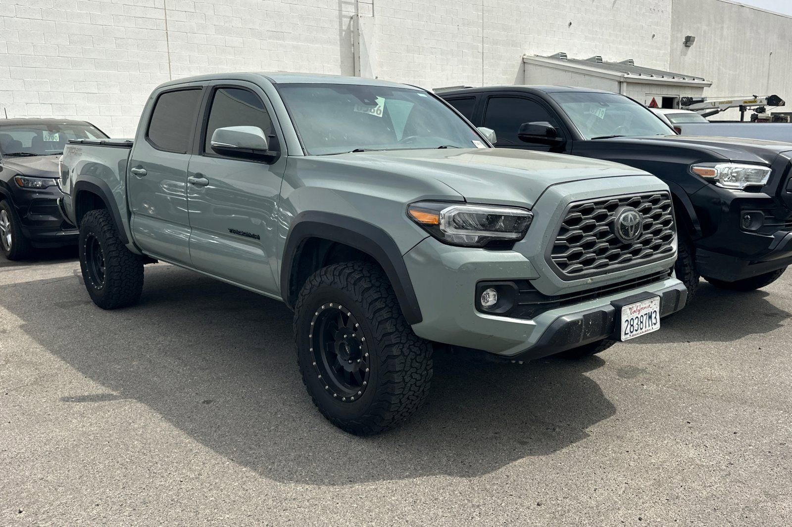 Used 2022 Toyota Tacoma TRD Off-Road w/ Technology Package image 4