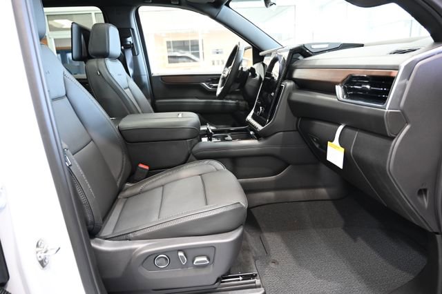 New 2026 GMC Yukon XL Denali w/ Denali Reserve Package image 12