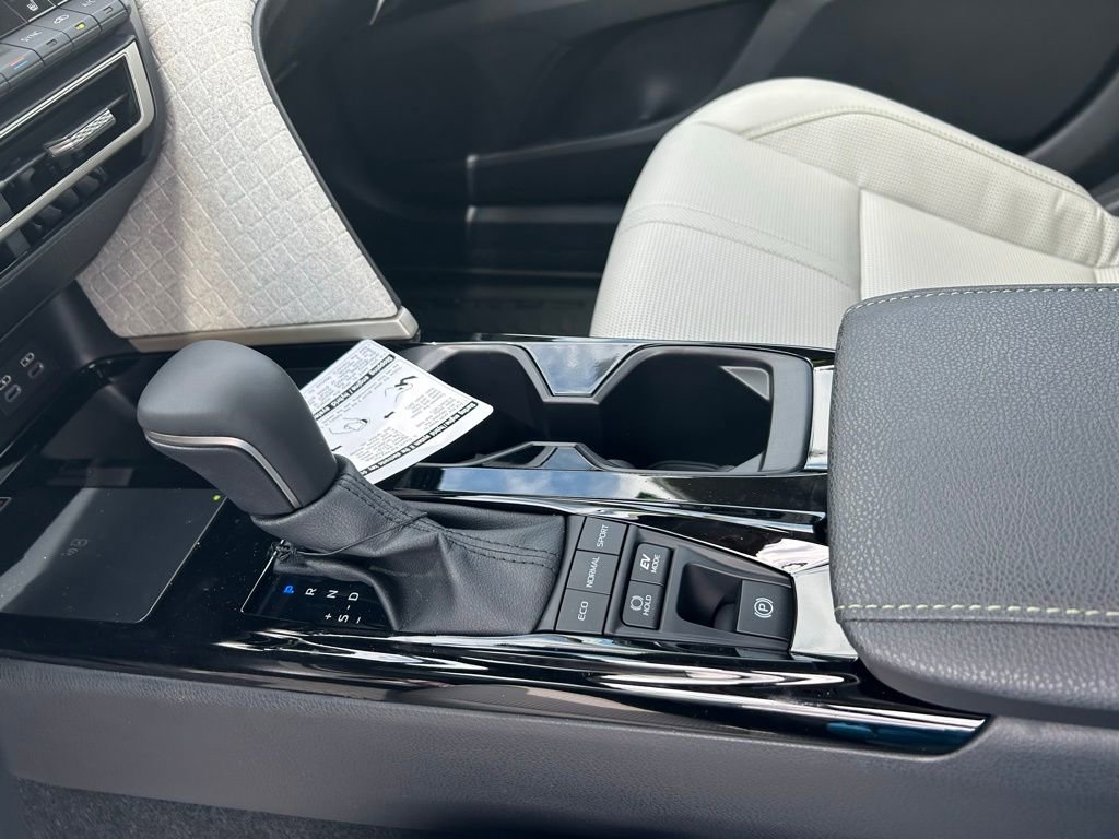 Used 2025 Toyota Camry XLE image 22