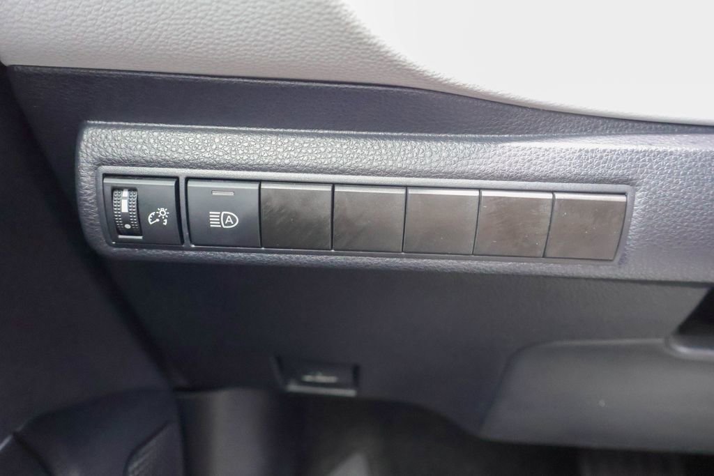 Used 2024 Toyota Corolla SE FWD image 18