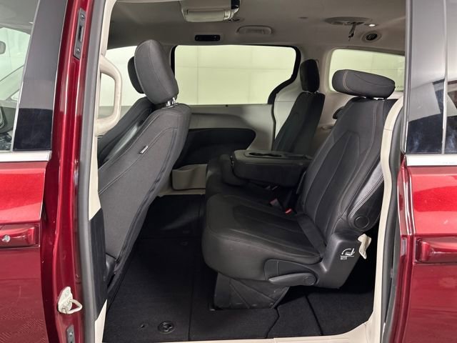 Used 2019 Chrysler Pacifica Touring Plus w/ Tire & Wheel Group image 26