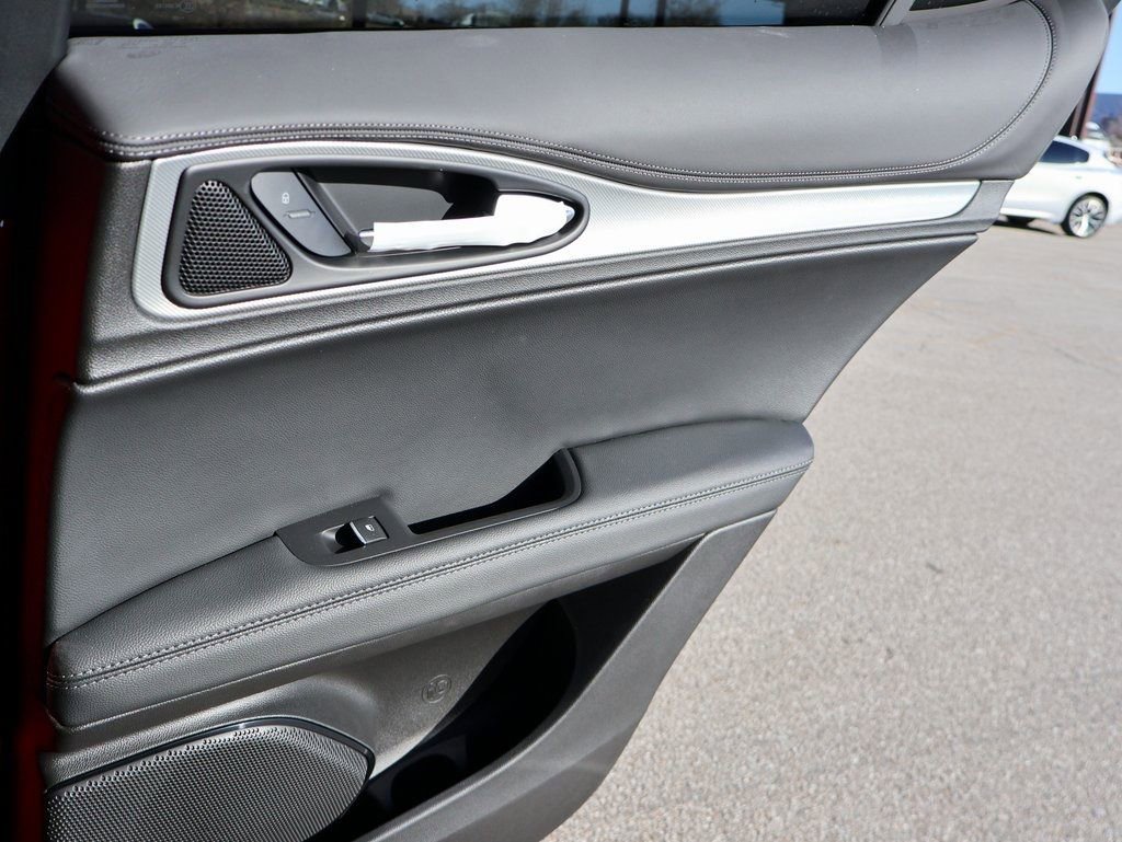 New 2025 Alfa Romeo Stelvio Sprint image 16