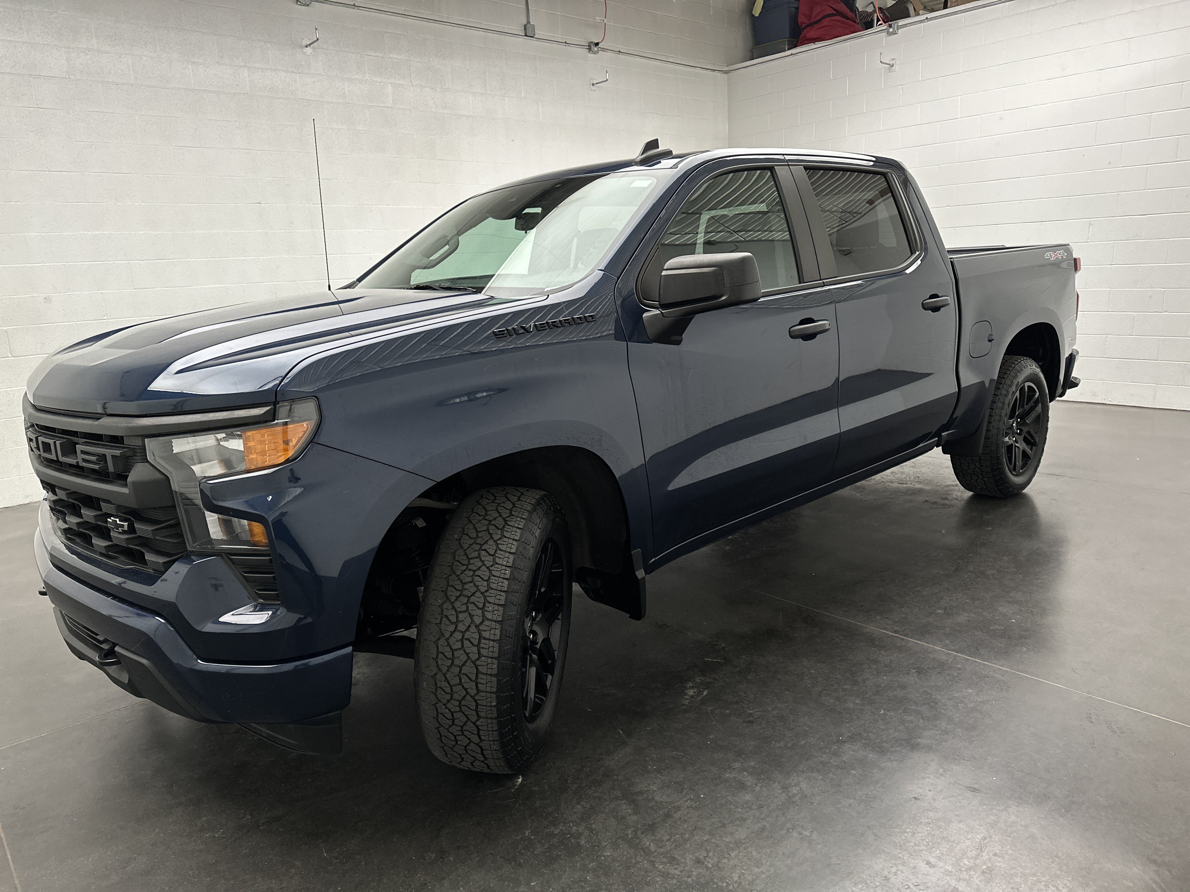 Used 2022 Chevrolet Silverado 1500 Custom w/ LPO, Dark Essentials Package AWD/4WD image 4